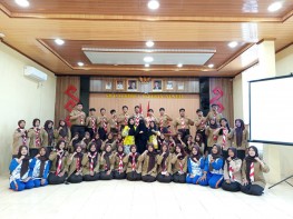 Alumni SMAN 1 Terusannunyai Ajari Adik Tingkat Tips Menulis Cerpen