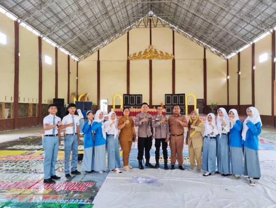 Polres Lampung Tengah Gelas Seminar Kenakalan Remaja di SMAN 1 Terusan Nunyai