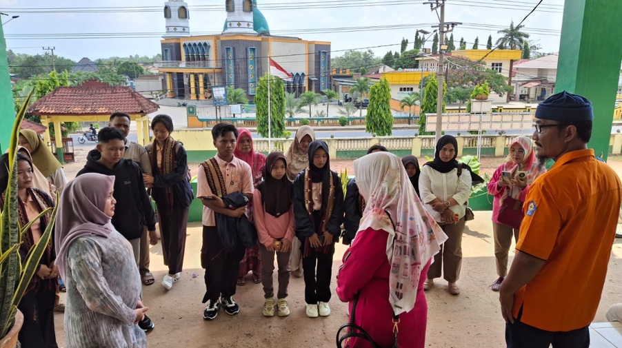 SMAN 1 Terusan Nunyai Lepas Delegasinya  Berangkat ke Andong Mask Competition 2024 Korea Selatan